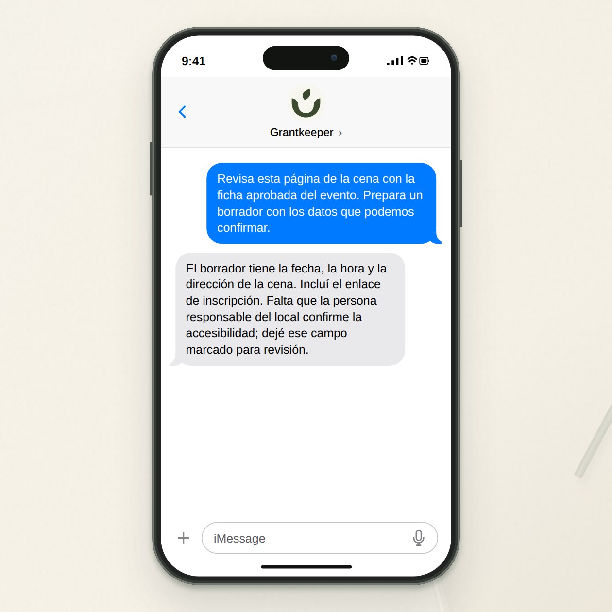 Sábado. Usted: Revisa esta página de la cena con la ficha aprobada del evento. Prepara un borrador con los datos que podemos confirmar. Grantkeeper: El borrador tiene la fecha, la hora y la dirección de la cena. Incluí el enlace de inscripción. Falta que la persona responsable del local confirme la accesibilidad; dejé ese campo marcado para revisión.